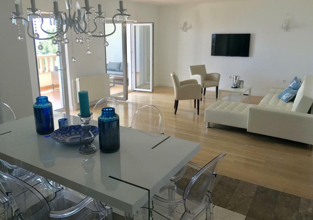 Apartments Villa Lux Dugi Rat Ngoại thất bức ảnh
