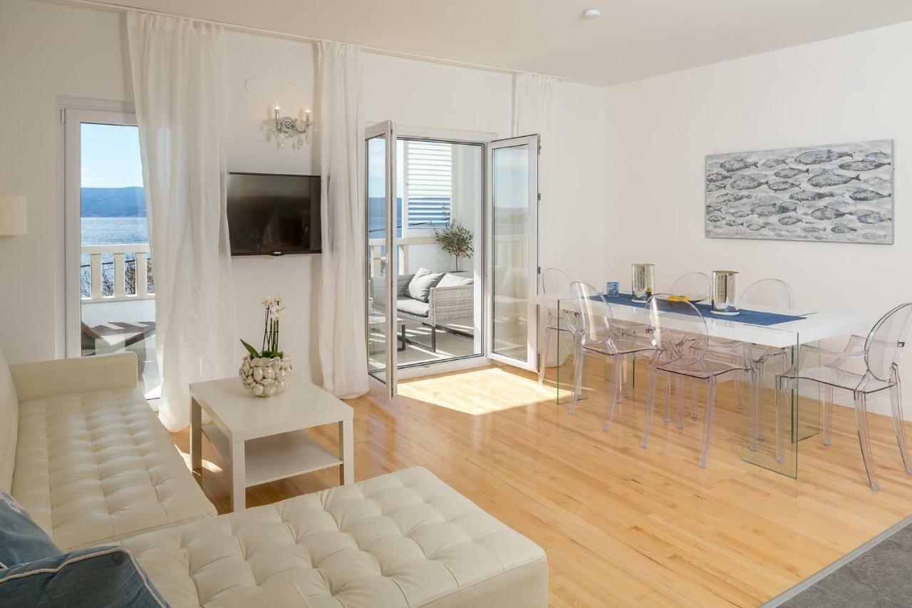 Apartments Villa Lux Dugi Rat Ngoại thất bức ảnh