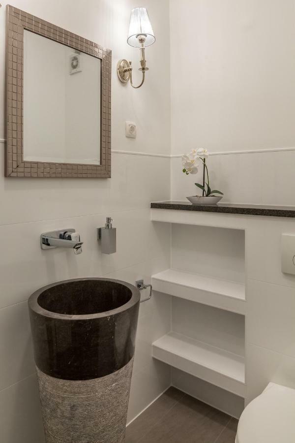 Apartments Villa Lux Dugi Rat Ngoại thất bức ảnh