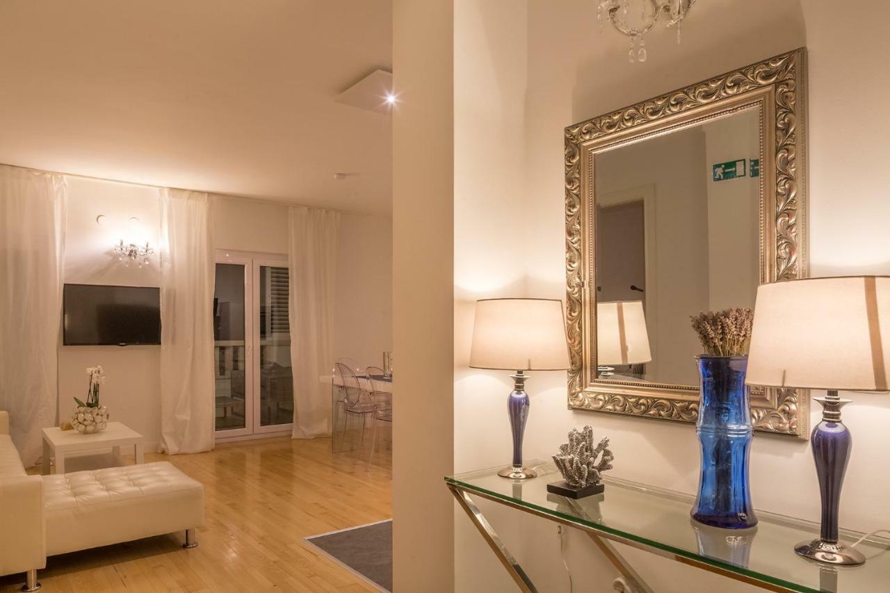 Apartments Villa Lux Dugi Rat Ngoại thất bức ảnh