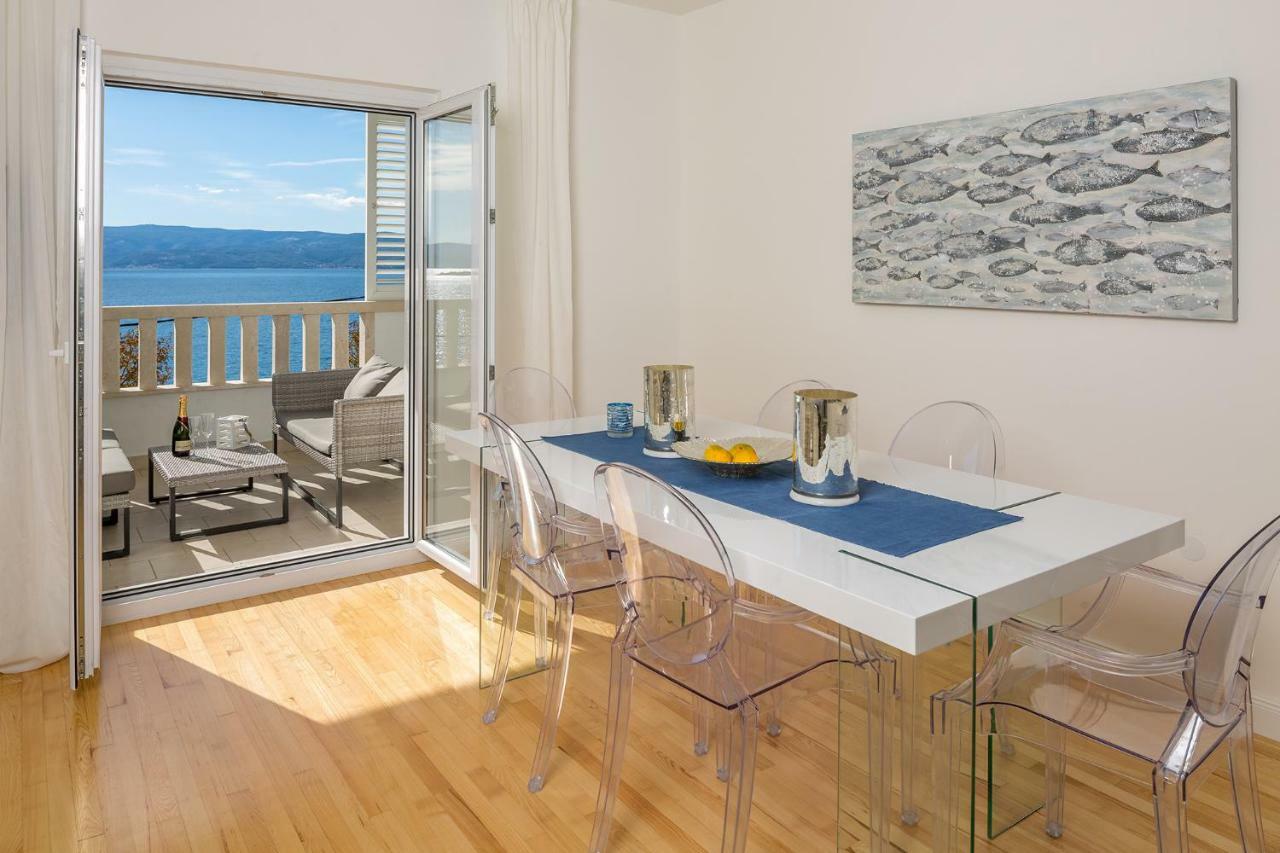 Apartments Villa Lux Dugi Rat Ngoại thất bức ảnh
