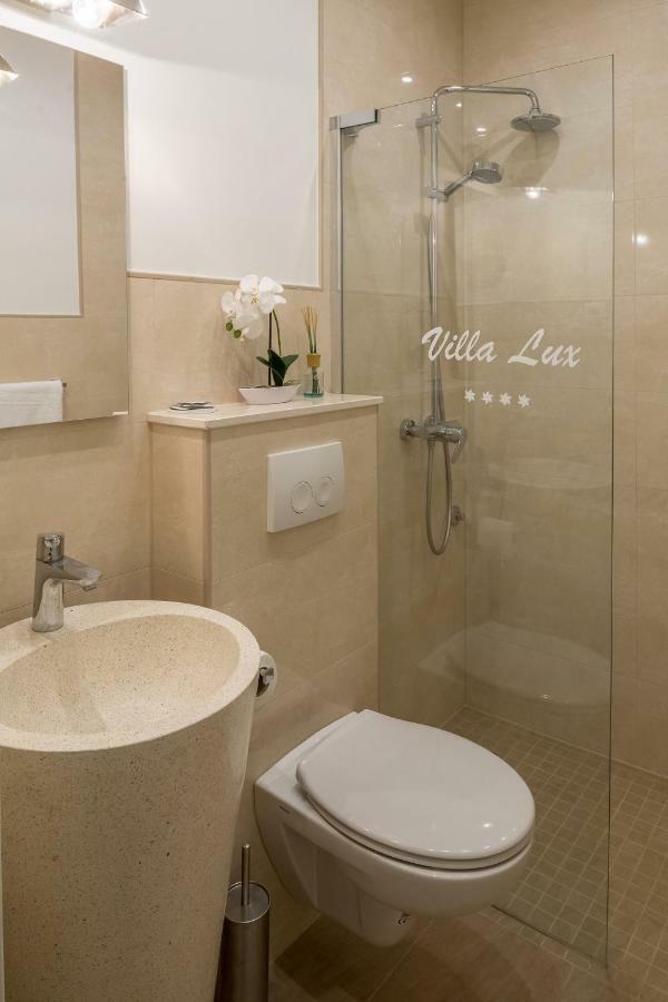 Apartments Villa Lux Dugi Rat Ngoại thất bức ảnh