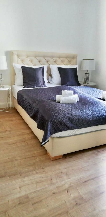Apartments Villa Lux Dugi Rat Ngoại thất bức ảnh